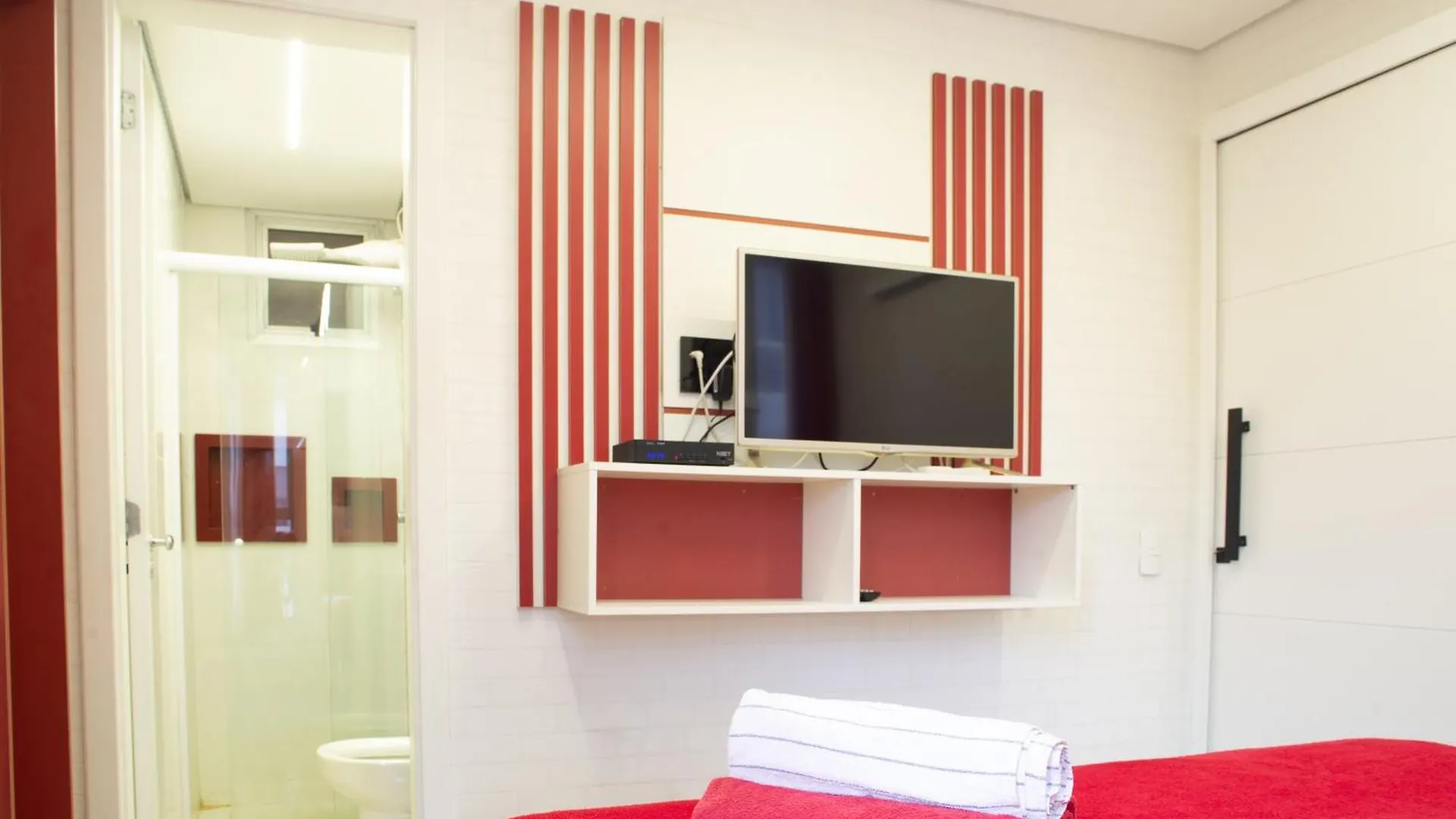 Lindo Flat Tematico - Asa Sul 913 Apartamento - Self Checkin - Garagem - Portaria 24H - Aeroporto - Rodoviaria